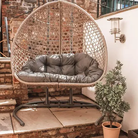The Oasis Garden Flat *